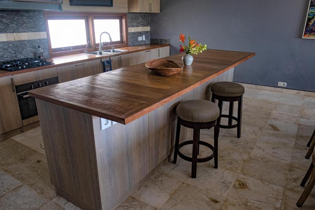 Luxury in Paradise Fabulous Staff at Lebah Villas Ubud Center - 10