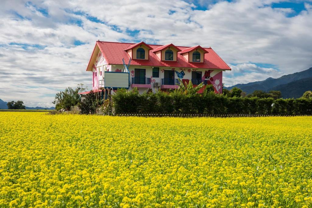 Příroda nedaleko venkovského domu