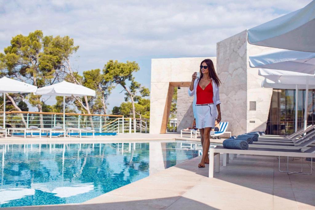 Bazén v ubytování D-Resort Šibenik nebo v jeho okolí