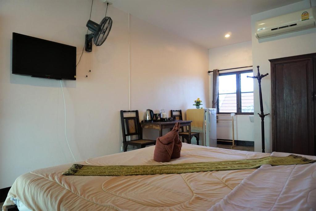 My Mum Home, SHA Plus Certified - Standard Double Room With Air-Con