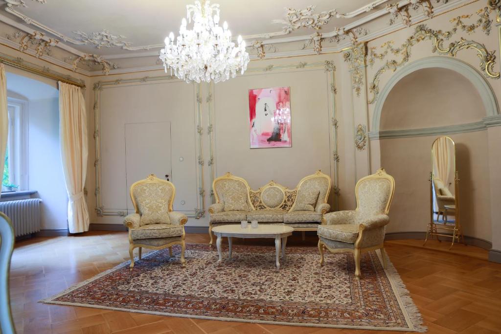 Posezení v ubytování Romantik Hotel Schloss Hohenstein