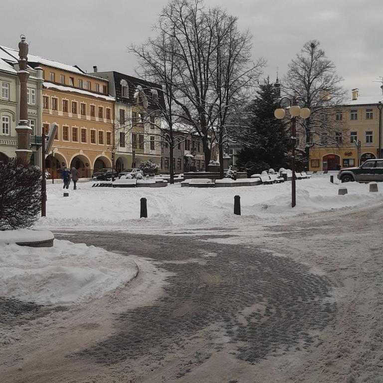 Lovecký Apartmán na náměstí ve Frenštátě pod Radhoštěm v zimě