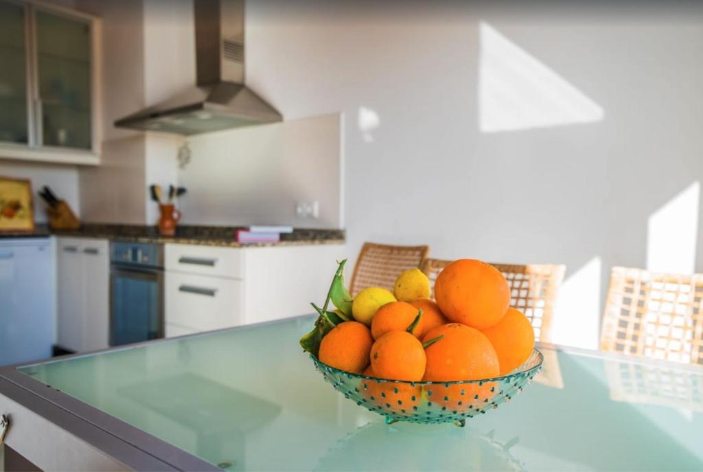 Kuchyň nebo kuchyňský kout v ubytování Es Port penthouse
