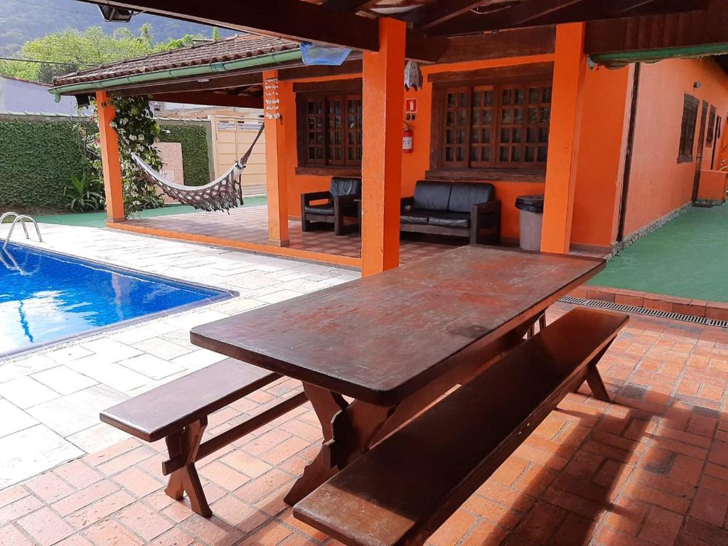  FANTÁSTICA CASA COM ÁREA DE PISCINA até 10 PESSOAS em MARESIAS SÃO SEBASTIÃO