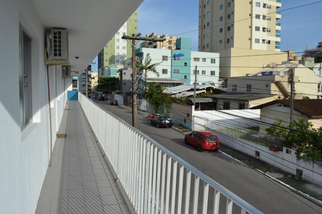  Apto para 8 pessoas à 150m do mar em ITAPEMA SC