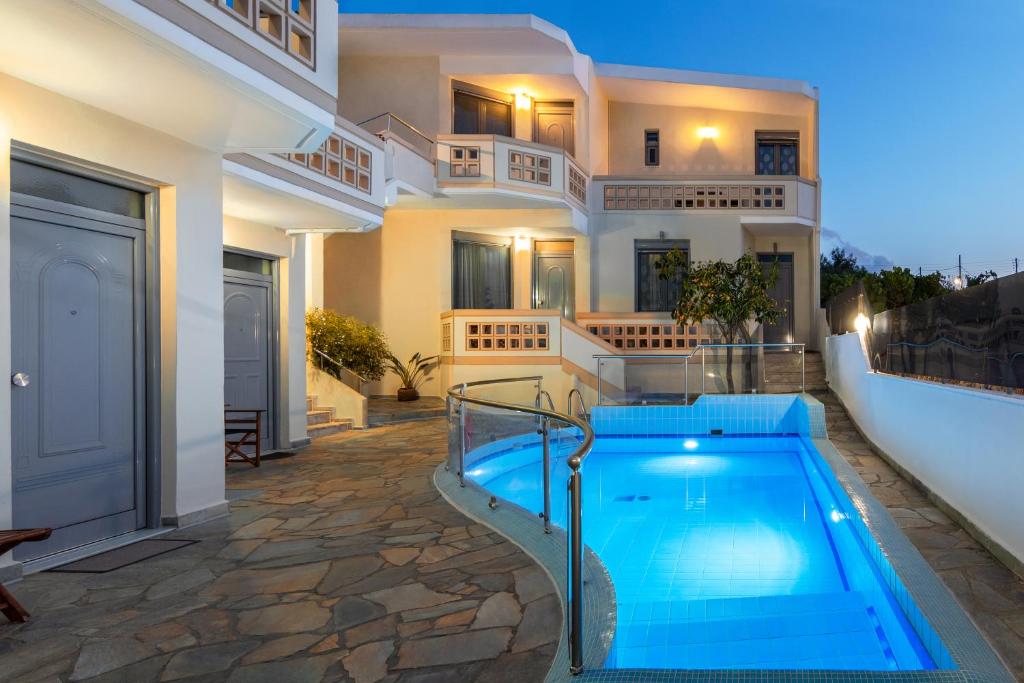 The swimming pool at or close to Villa Krini