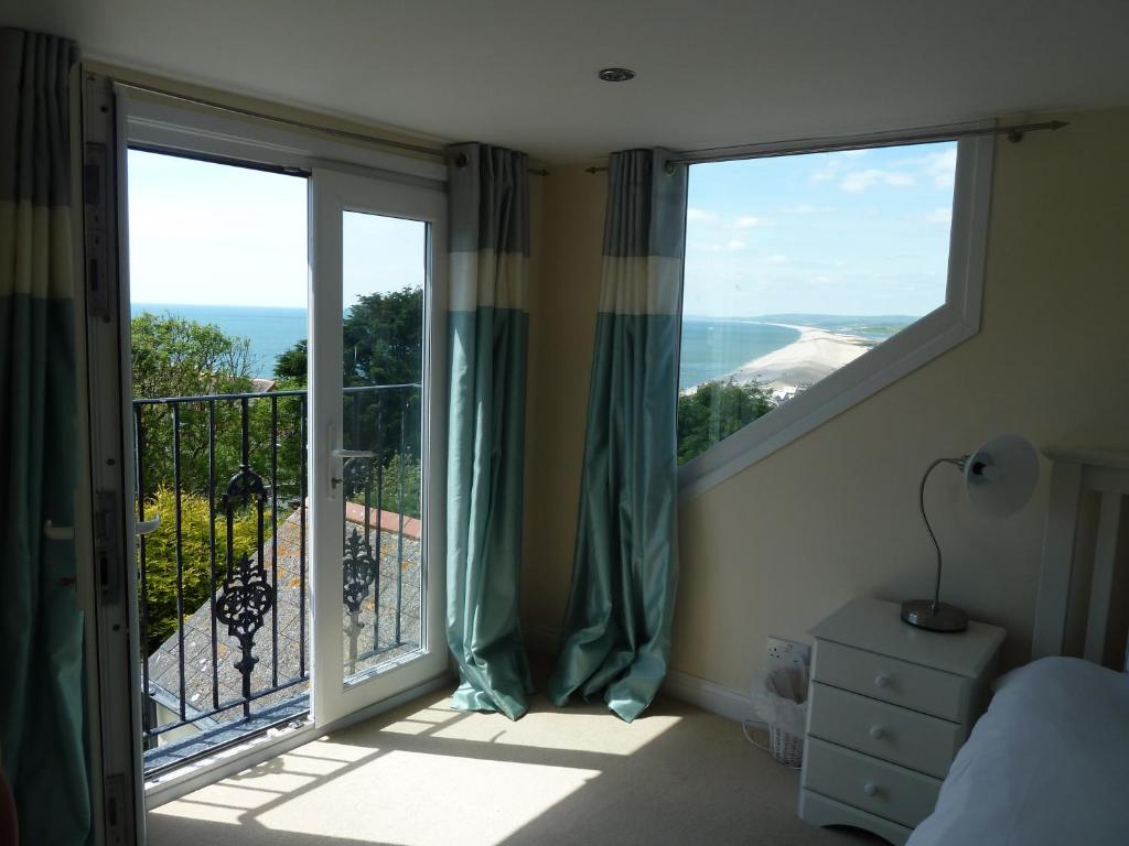 Chesil View House - Housity