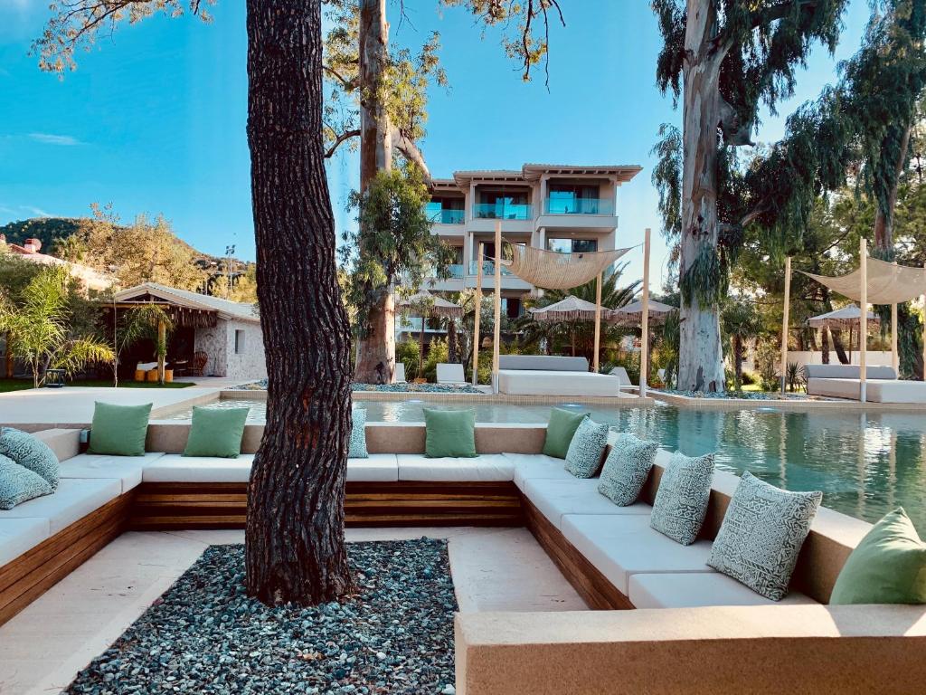 Bazén v ubytování MAKO Sea & Suites nebo v jeho okolí
