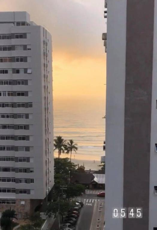  APARTAMENTO - GUARUJÁ PITANGUEIRAS