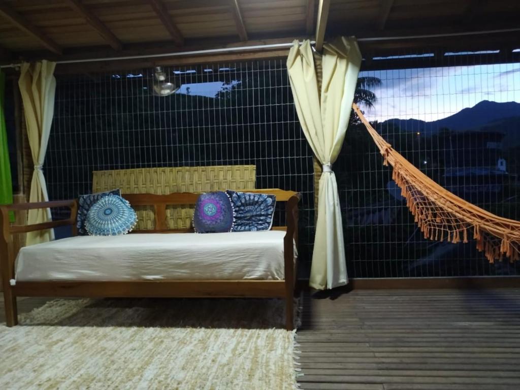  Casa a Beira da Cachoeira com Quintal para seu Pet