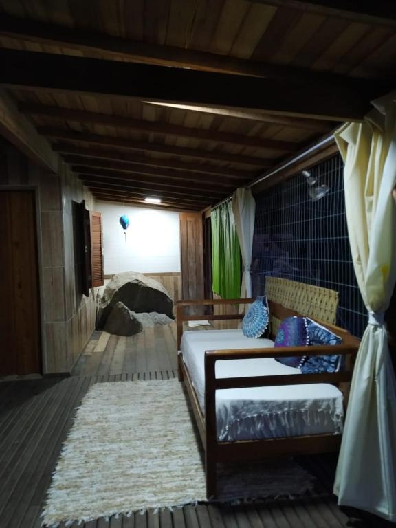  Casa a Beira da Cachoeira com Quintal para seu Pet