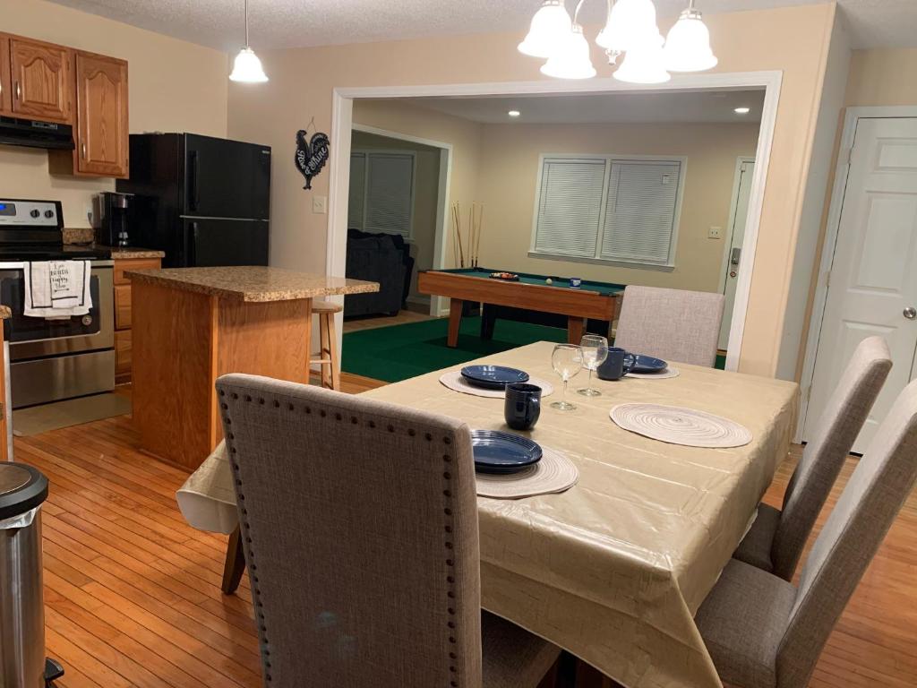 Dream Away Stay 5mins from Ft Bragg - Housity