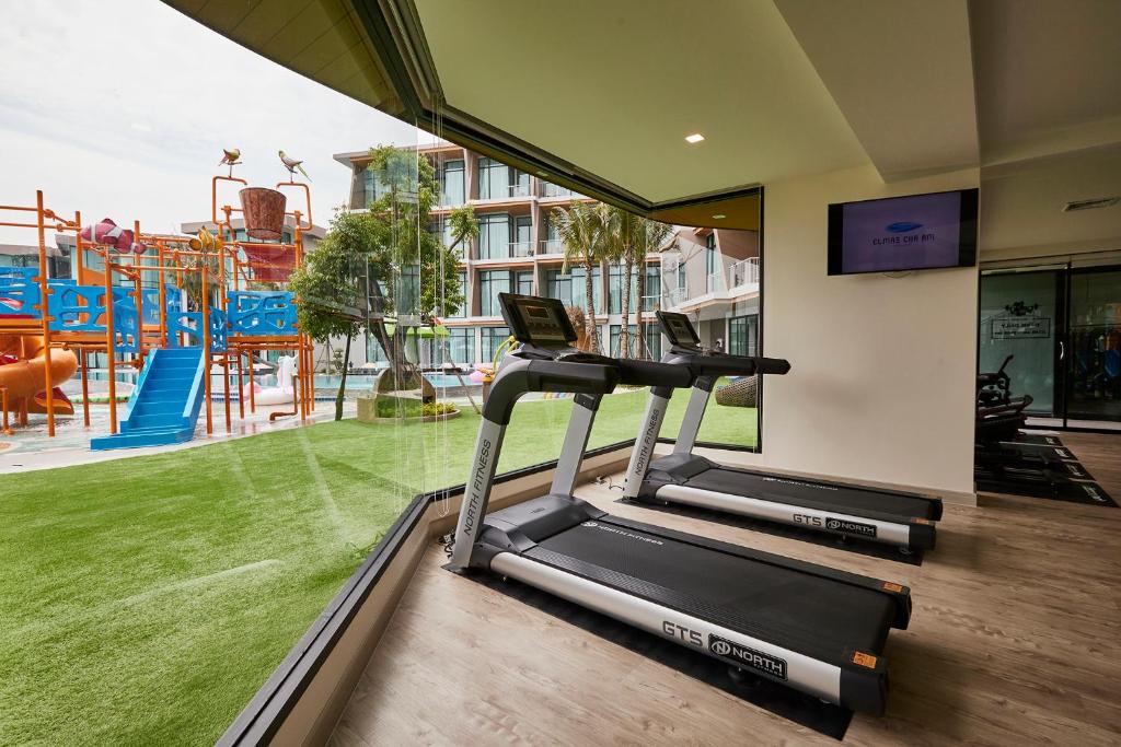 Fitness centrum a/nebo fitness zařízení v ubytování Elmas Cha Am Design Hotel