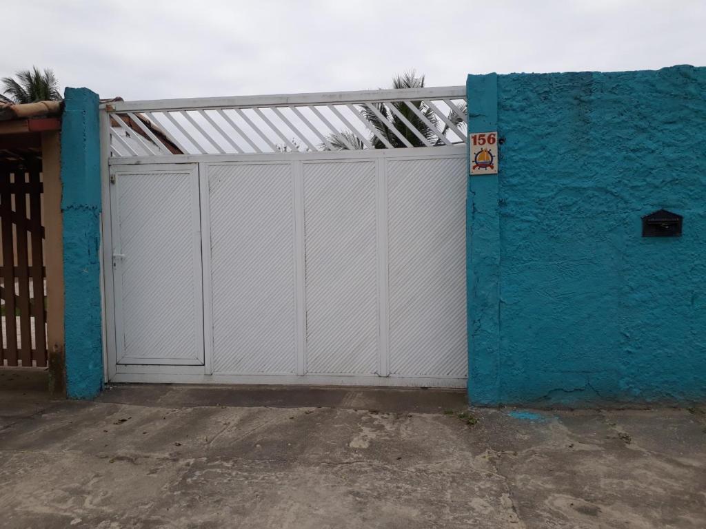  Casa no litoral com piscina.