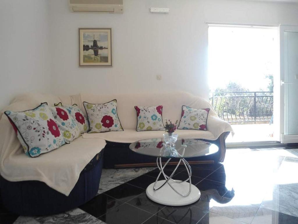 Posedenie v ubytovaní Apartments Slavica Trogir