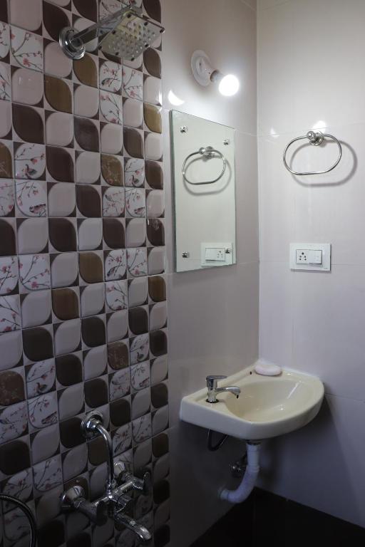 Nature's Lap Homestay - Chambre Double Avec Salle De Bain Externe Privée