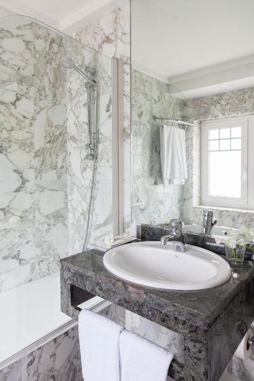 La Galería - Resim 17