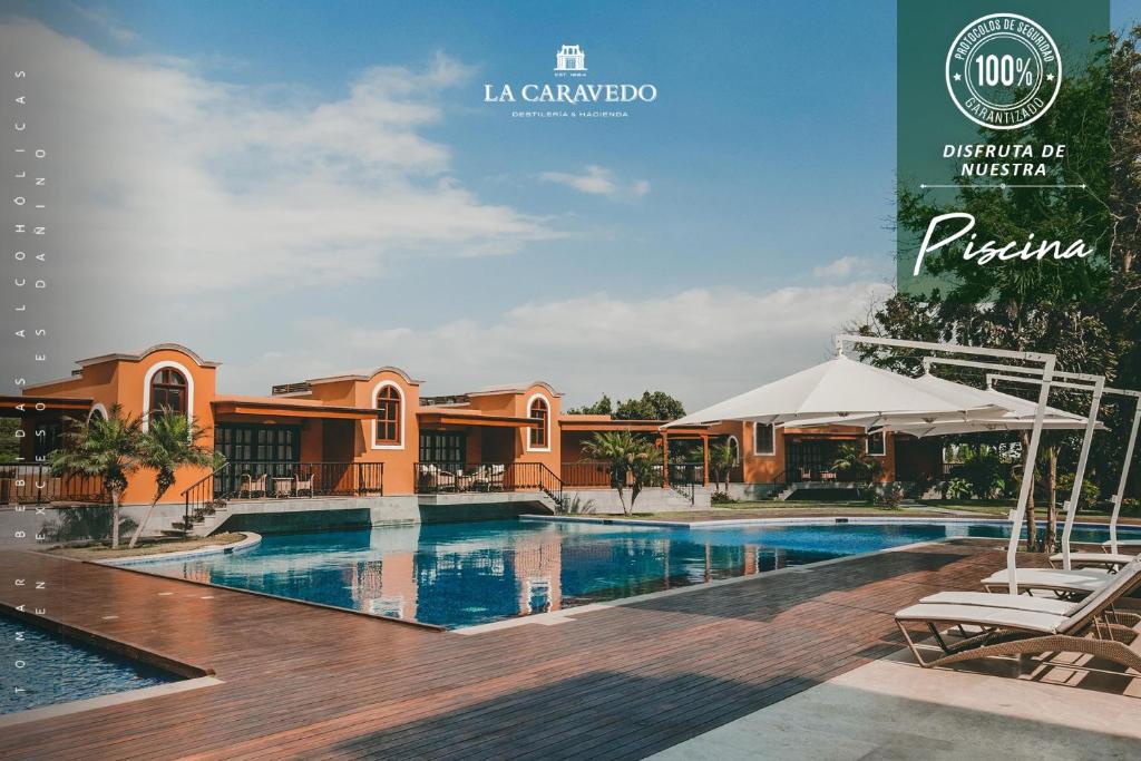 Bazén v ubytování Hotel & Hacienda La Caravedo nebo v jeho okolí