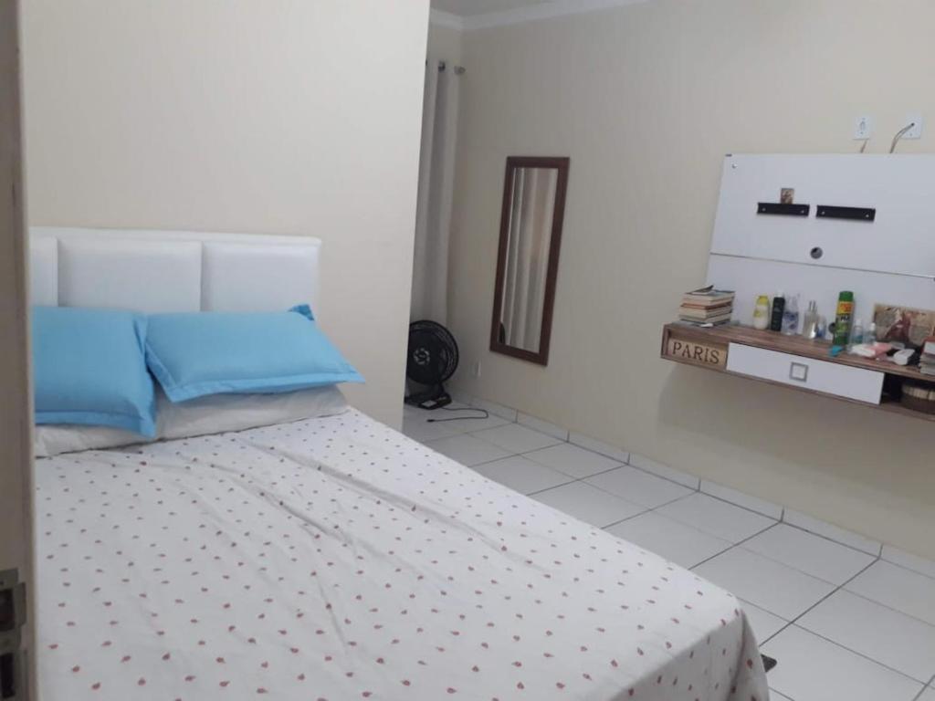  APTO EM UBATUBA - CONDOMÍNIO FECHADO COM PISCINA