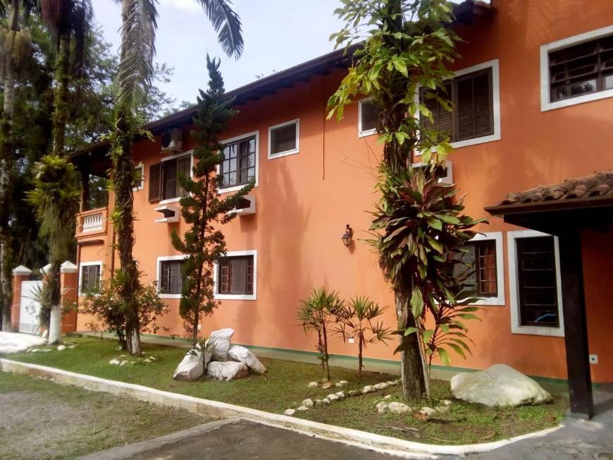  APTO EM UBATUBA - CONDOMÍNIO FECHADO COM PISCINA