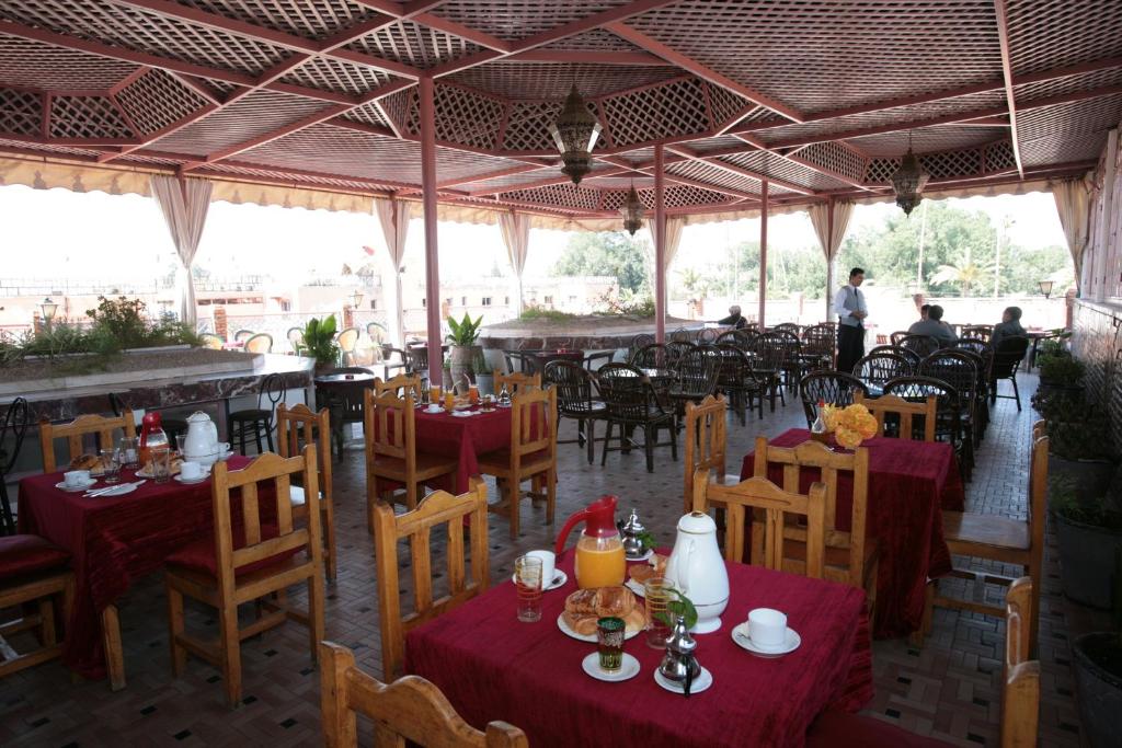 Restaurace v ubytování Hotel Ichbilia فندق اشبيلية