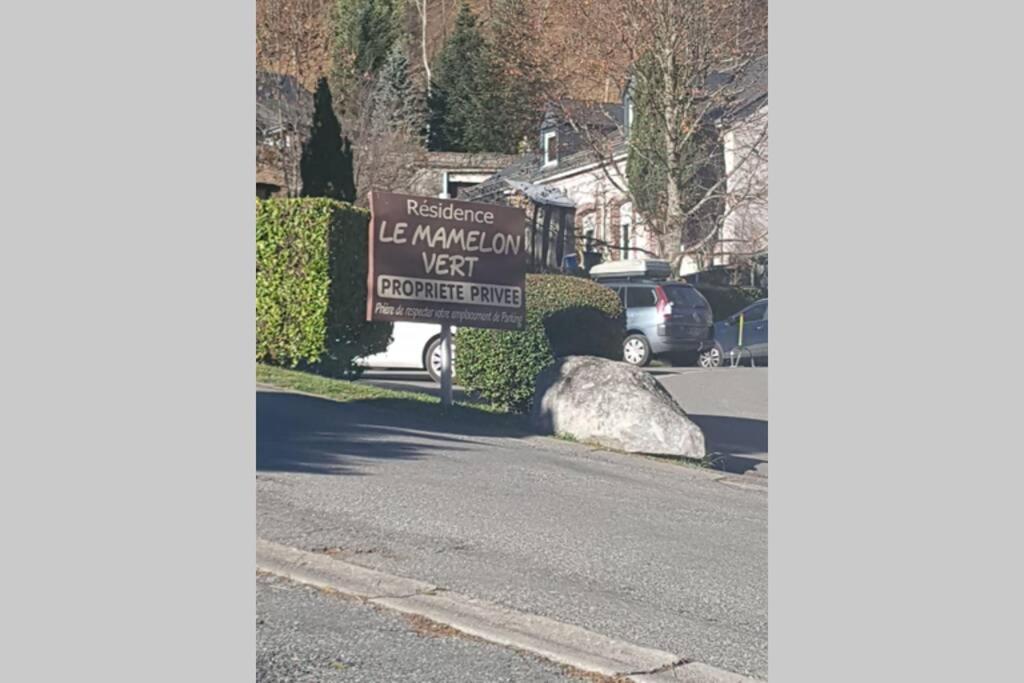 een bord voor het zuurdesem naast een straat bij Studio idéalement situé in Cauterets