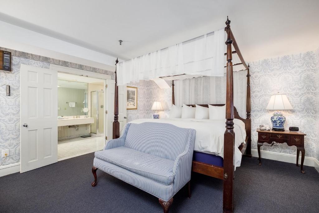 Simsbury 1820 House - 