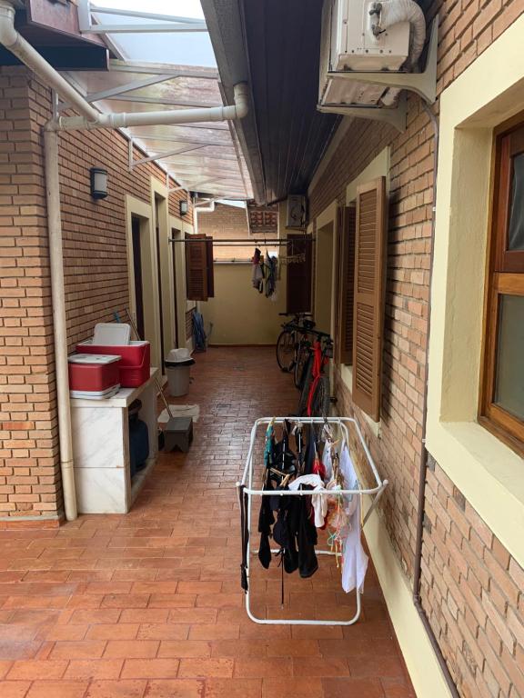  Casa praia enseada em condomínio pioneiro