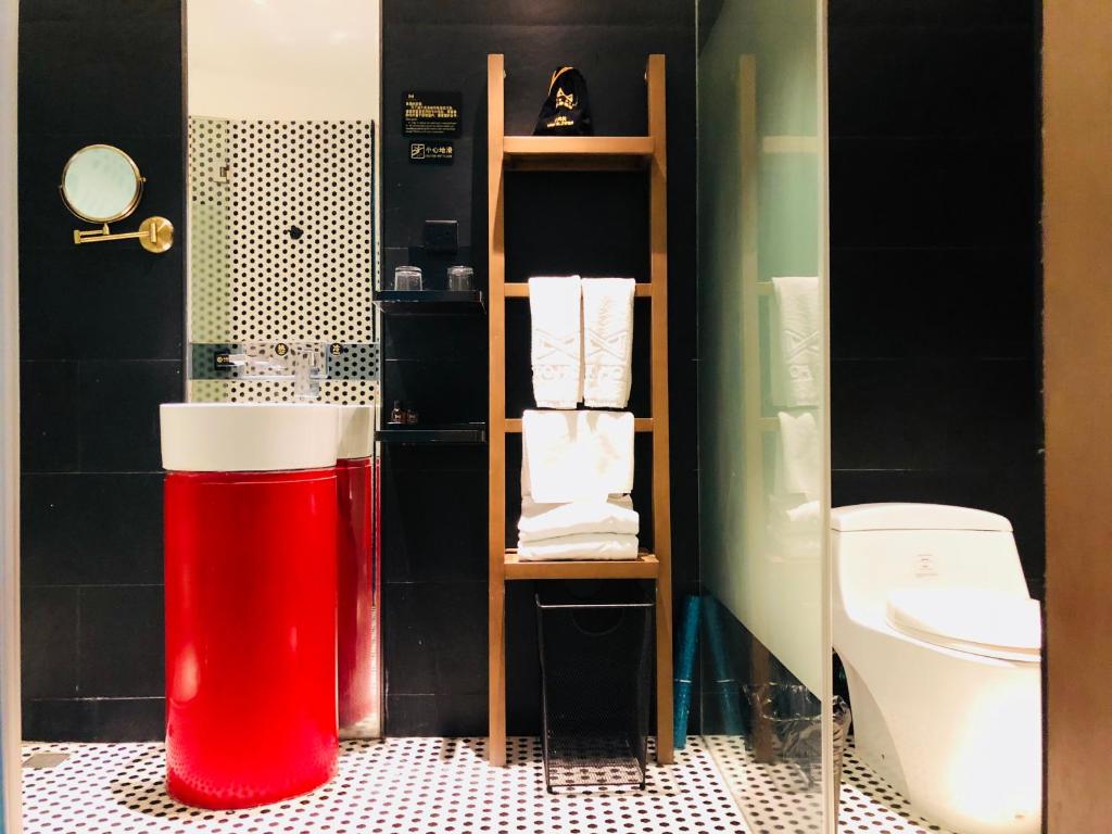 Koupelna v ubytování Likto Hotel-Free Shuttle Bus to Canton Fair