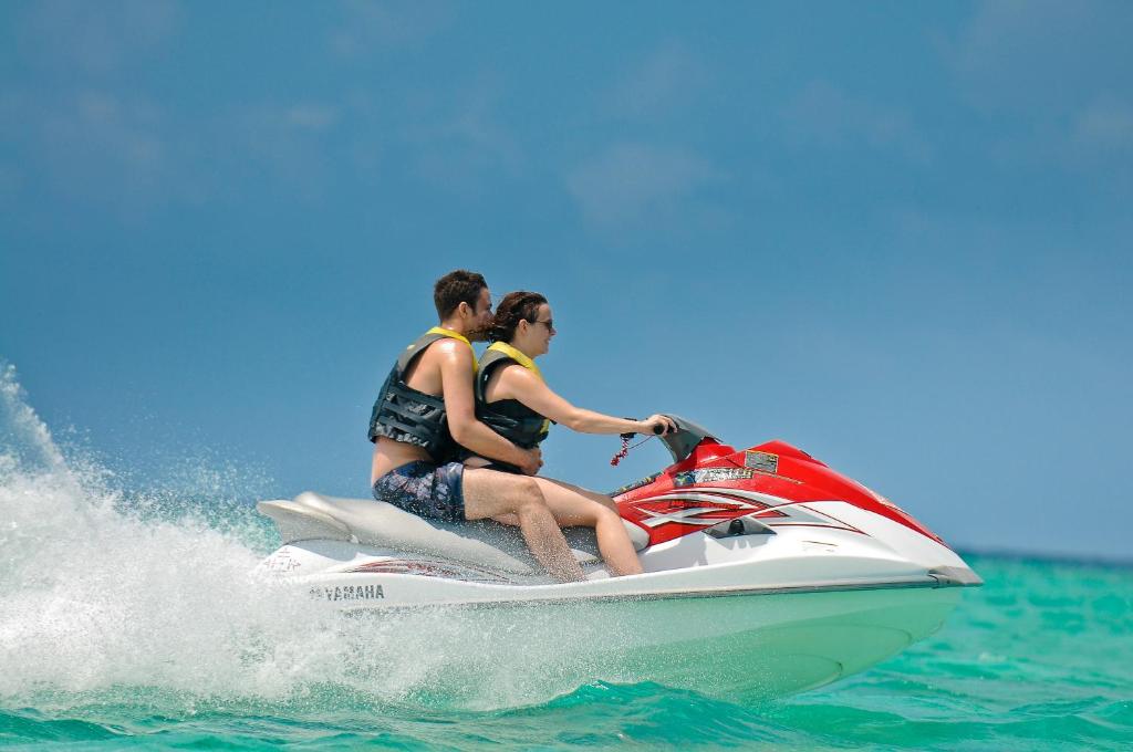 Гости Fihalhohi Maldives
