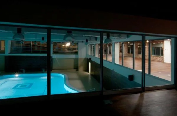 Little Britain ApartHotel SAUNA&DAILY SPA HEN&STAG DO, Krakow, Poland