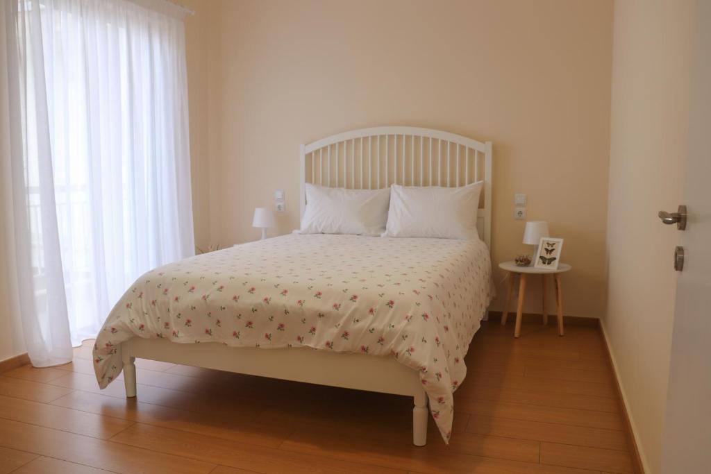 Postel nebo postele na pokoji v ubytování ☆Minimal 6 floor Apartment in the Center of Patras