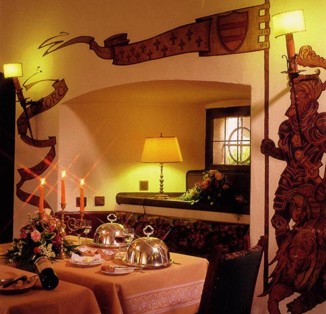 Posezení v ubytování Hotel und Restaurant Burg Schnellenberg