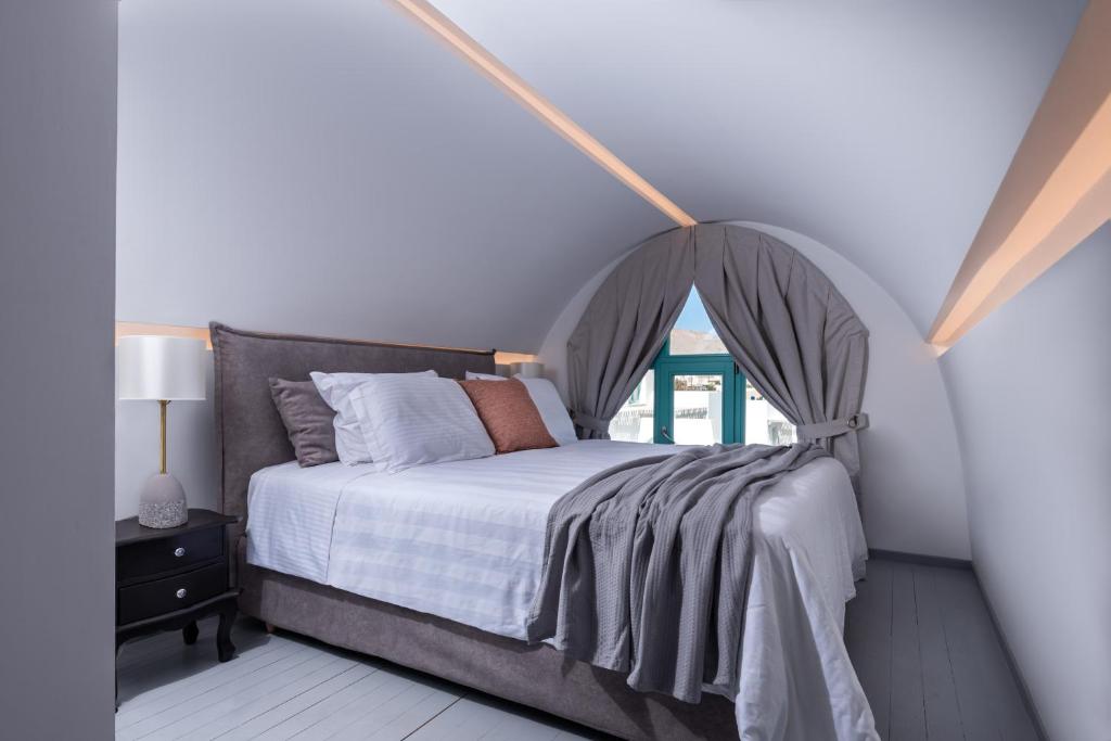 Postel nebo postele na pokoji v ubytování Santa Irina Luxury Sunny Lofts