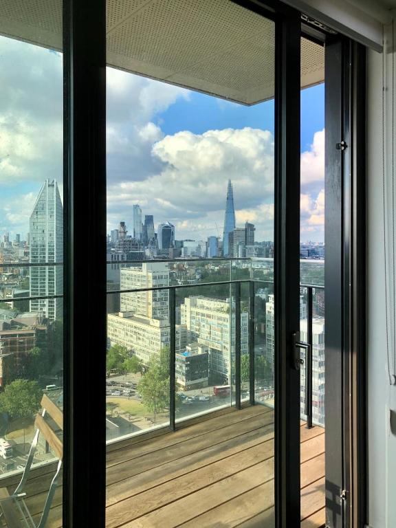 Luxury 1 Bed Central London Apartments with City of London views