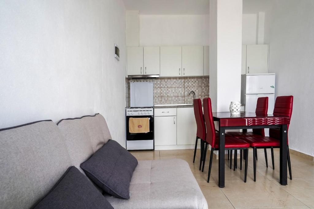 Kuchyň nebo kuchyňský kout v ubytování Dimitra Beach Apartments - Nea Karvali Kavala