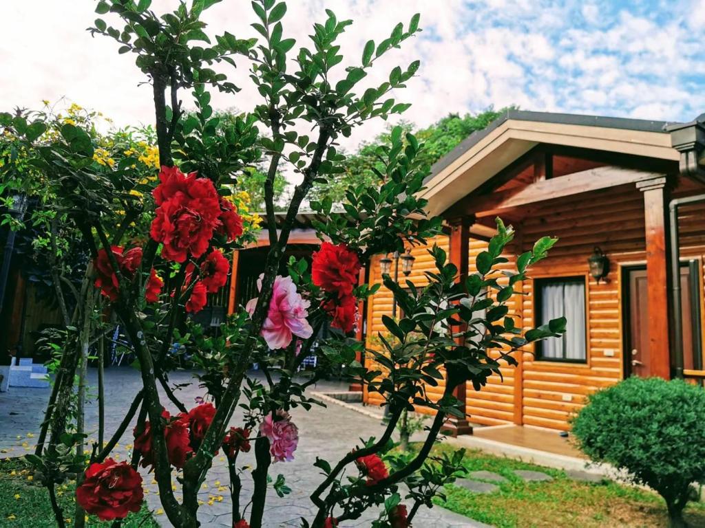 Aed väljaspool majutusasutust Yun Cui Leisure B&B