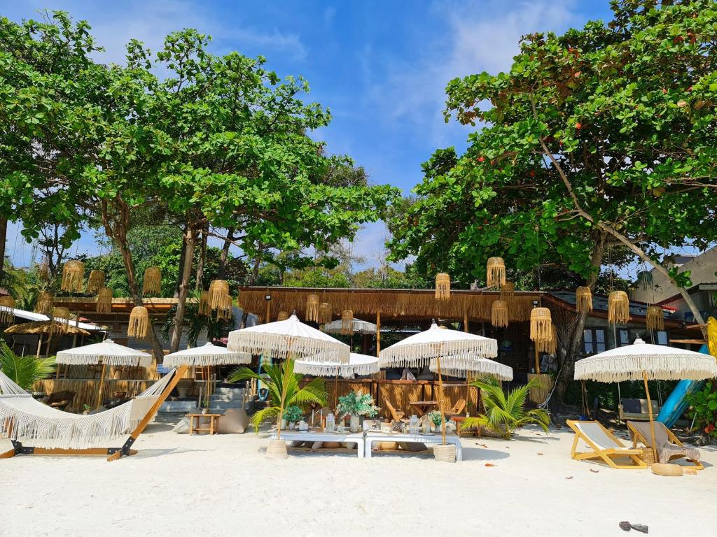 Gallery image of Tonsak Resort in Ko Samed