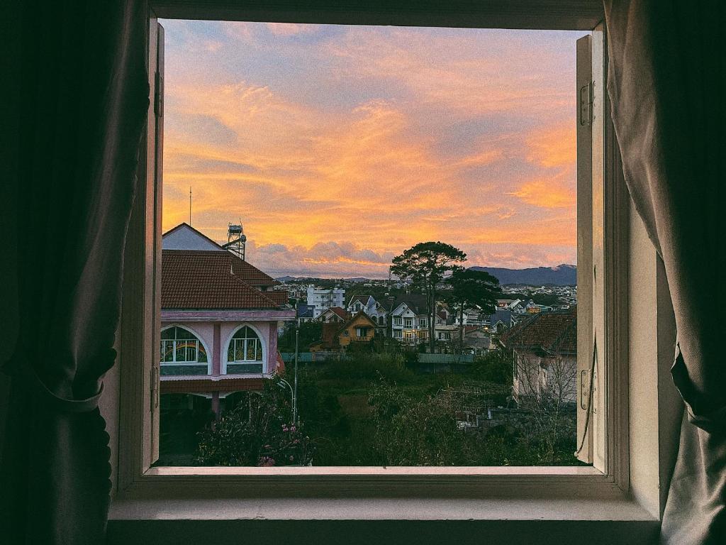 The Balcony BnB - 13