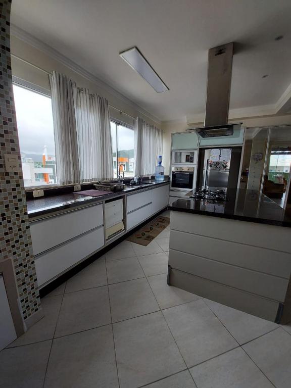  Lindo Apartamento Cobertura na Praia dos Ingleses com Jacuzzi