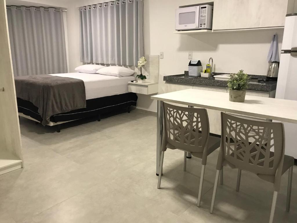 Una cama o camas en una habitación de Cupe Beach Flats