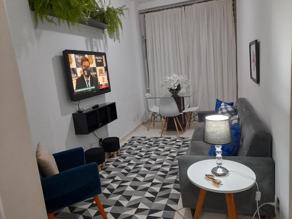  APARTAMENTO EM SANTOS EM FRENTE A PRAIA