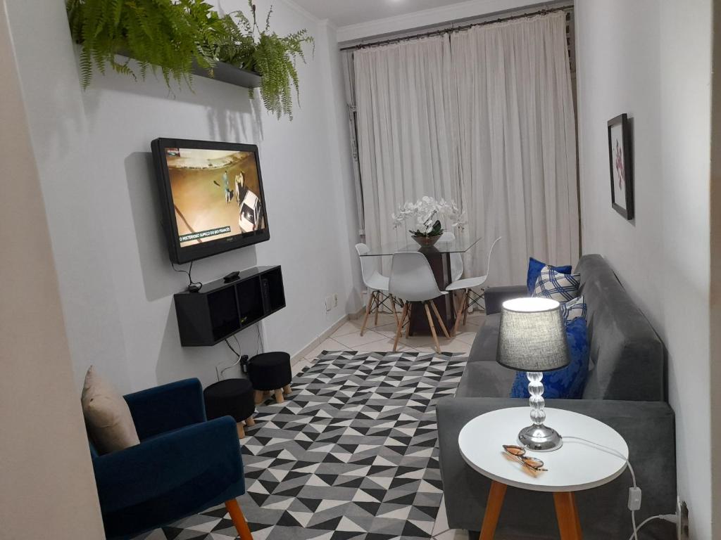  APARTAMENTO EM SANTOS EM FRENTE A PRAIA