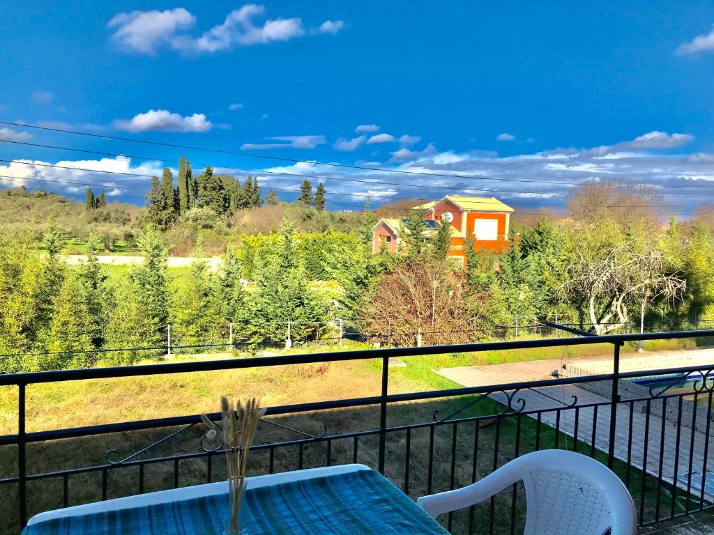 Room in Apartment - Beautiful Apartment in Corfu with Swimming Pool