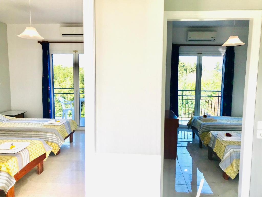 Room in Apartment - Banos Apartments And Swimming Pool Near the Beach