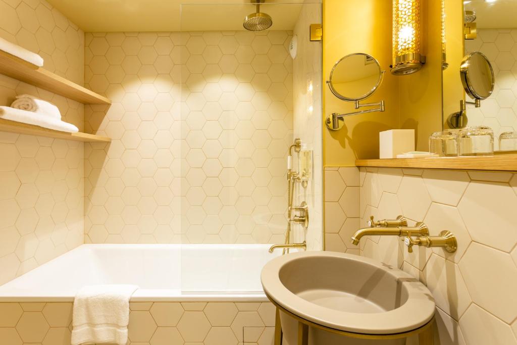 Bonsoir Madame - Resim 21