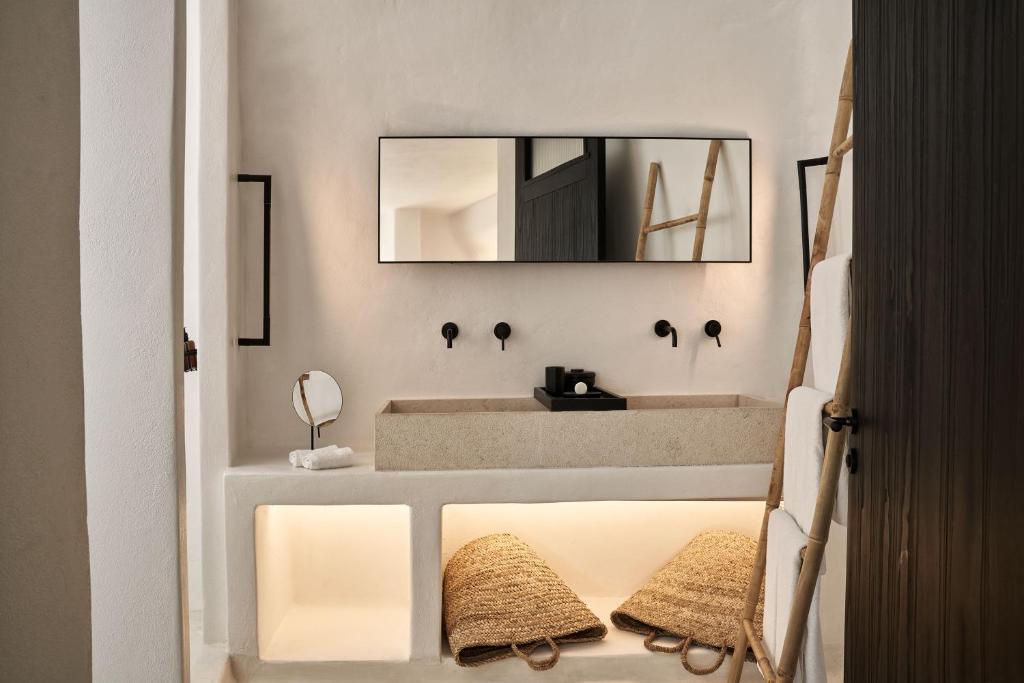 Charisma Suites - 19