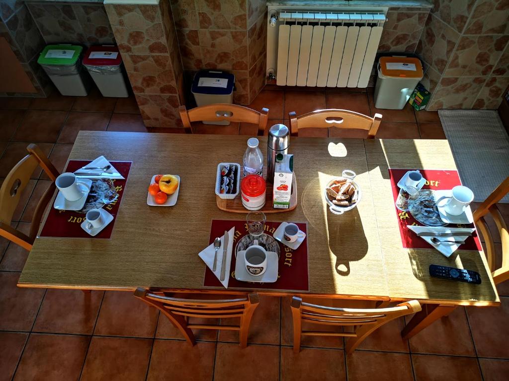 Jídlo v bed and breakfast nebo okolí