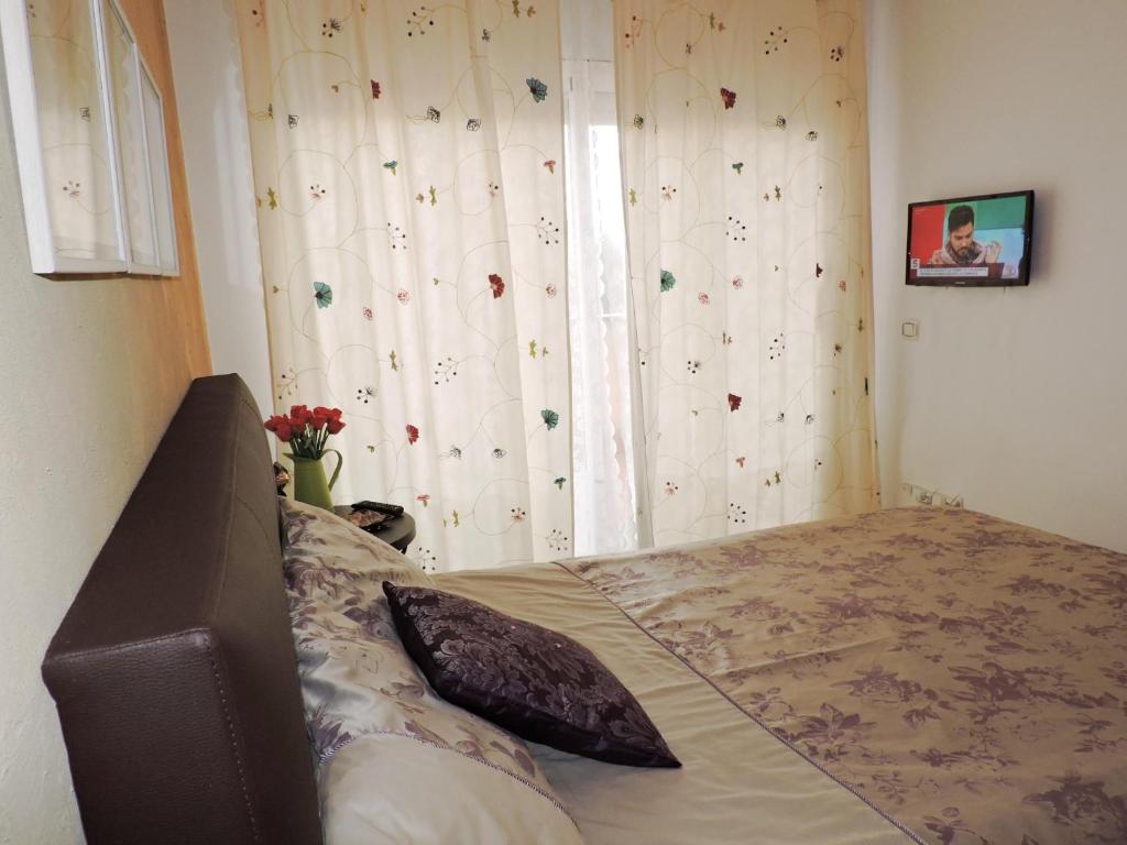 Televízia a/alebo spoločenská miestnosť v ubytovaní doree 503
