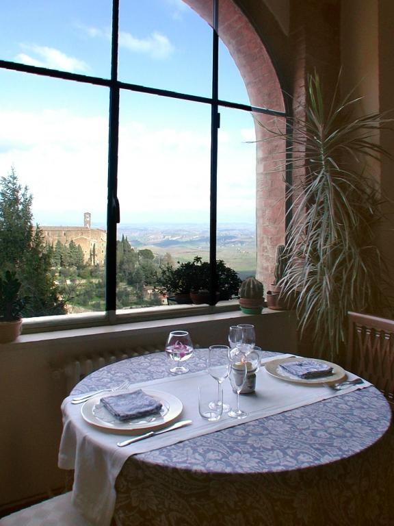 Restaurace v ubytování Albergo Il Giglio